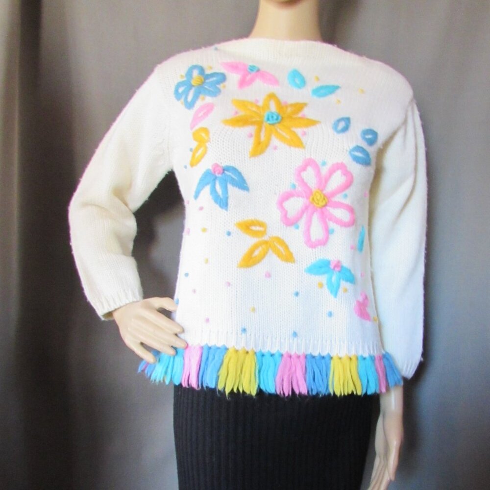 SALEVintage Groovy Sweater Embroidered Flowers Fully Fashioned Made in Hong Kong